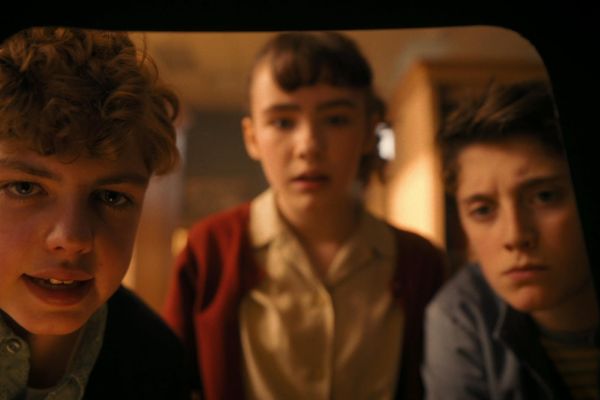 Вышел первый эпизод «Оно: Добро пожаловать в Дерри»: стоит ли смотреть сериал-приквел о Пеннивайзе?