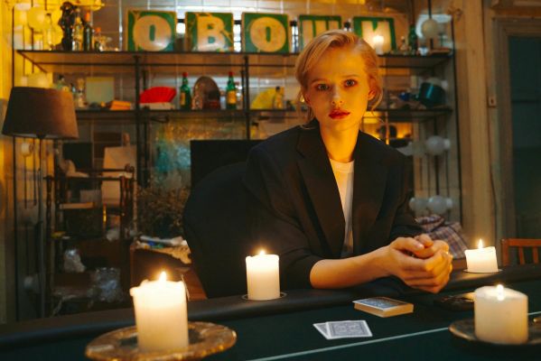 Шик и блеф: рецензия на сериал «Нам покер» — авантюрную комедию о нелегальном игровом бизнесе 