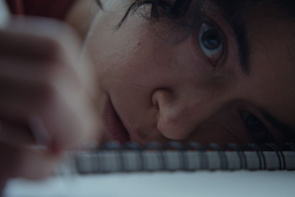 Режиссер Осгуд Перкинс и актриса Татьяна Маслани о хорроре «Крипер»: «На съемках вы словно бороздите океан и вытаскиваете все, что попадется» 