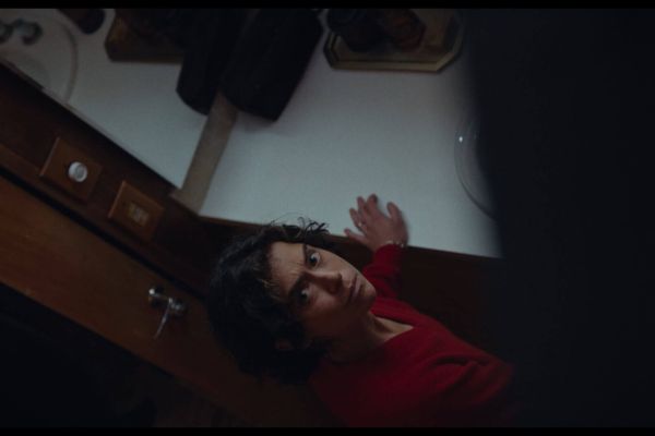 Рецензия на хоррор «Крипер»: Татьяна Маслани учит доверять инстинктам 