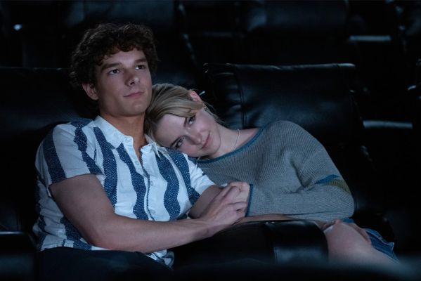 ​​Что смотреть в кино на этой неделе: «Сожалею о тебе» и «Стиляги»