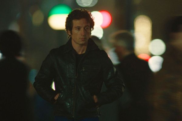 Рецензия на фильм «Спрингстин. Избавь меня от небытия» – байопик с Джереми Алленом Уайтом в роли рок-звезды