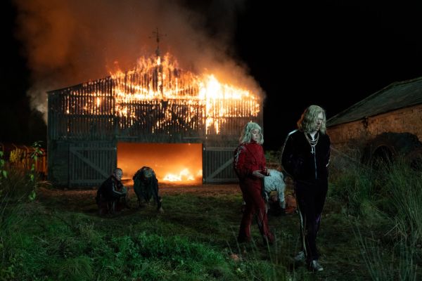 Старое-доброе ультранасилие: рецензия на фильм «28 лет спустя: Храм костей»