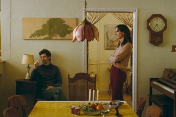 Поговорим о бутербродах? Рецензия на фильм «День Питера Худжара» с Беном Уишоу и Ребеккой Холл