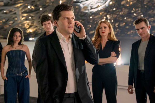 Новые фильмы, которые уже можно посмотреть онлайн