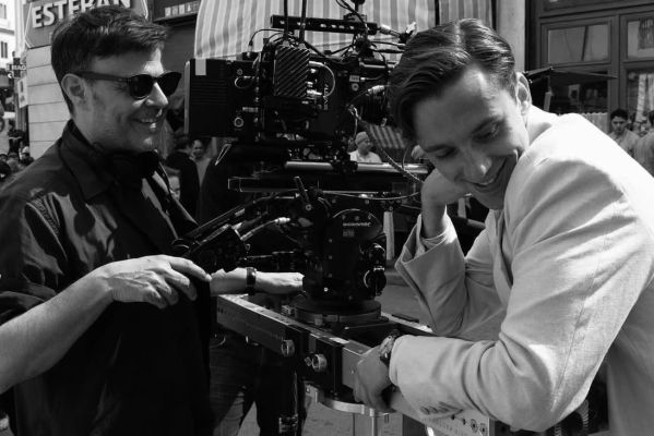 Режиссер Франсуа Озон о фильме «Посторонний», романе Камю, колониальном прошлом и группе The Cure