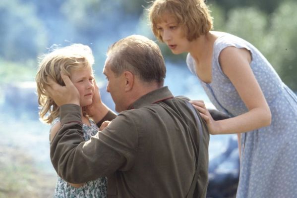 Сукачева лучше слушать, чем смотреть: обзор фильма «Праздник»