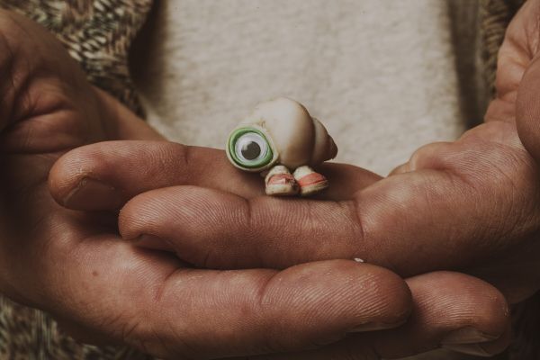 Рецензия на фильм «Марсель, ракушка в ботинках» — обаятельную анимацию от студии A24