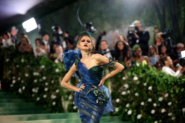 Met Gala 2024: Чемпионат мира по самым оригинальным модным нарядам. В каких костюмах пришли знаменитости?