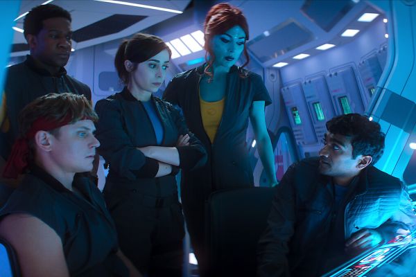 12 главных сериалов апреля: «Черное зеркало», «Одни из нас» и «Андор»