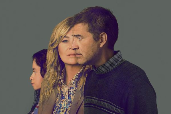 Он сказал, она сказала: рецензия на мини-сериал «Хорошая американская семья», основанный на реальных событиях