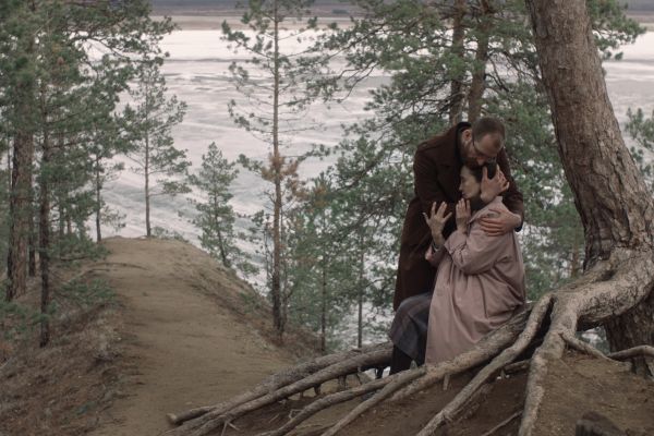 Рецензия на фильм «Белый пароход»: старые песни в фестивальном кино из Якутии 