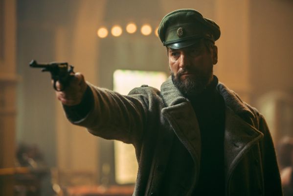 Обзор пилота сериала «Константинополь»: Александр Устюгов страдает на чужбине