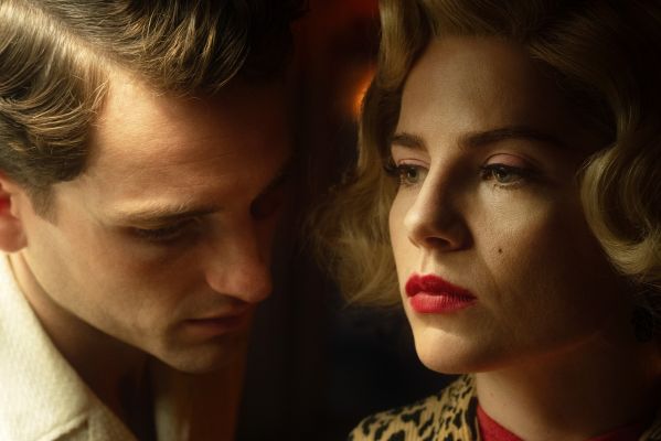 6 новых костюмных сериалов для тех, кто устал жить сегодняшним днем