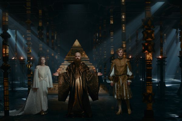 Какими вышли первые эпизоды «Этерны» — фэнтези-сериала, который игнорирует конец света    