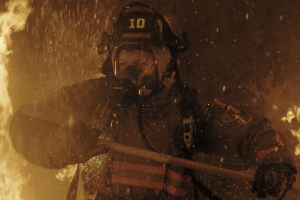 Гори, гори ясно: рецензия на сериал «Дым», основанный на популярном подкасте о реальном поджигателе