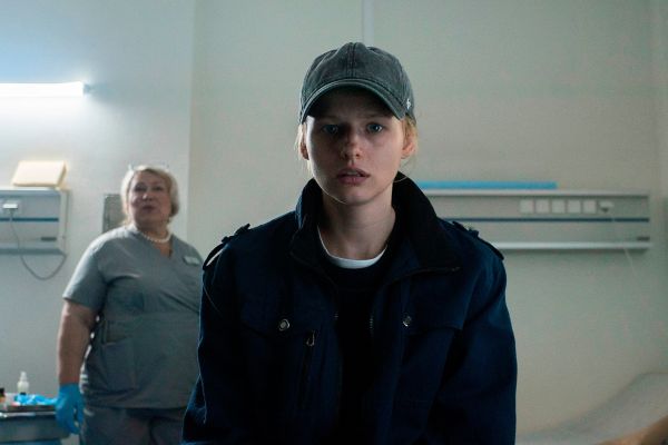 5 остроумных и честных сериалов 2025 года, снятых женщинами
