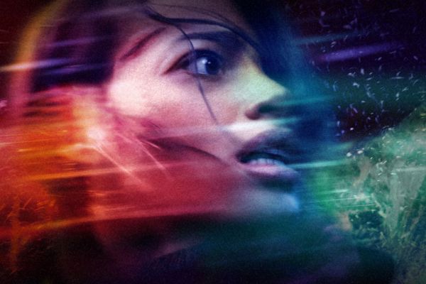 Разговоры о пришельцах и смерти: рецензия на фильм «На высоте страха» с Эллой Балински