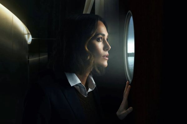Рецензия на фильм «Девушка из каюты № 10» — триллер, дрейфующий в водах Норвегии