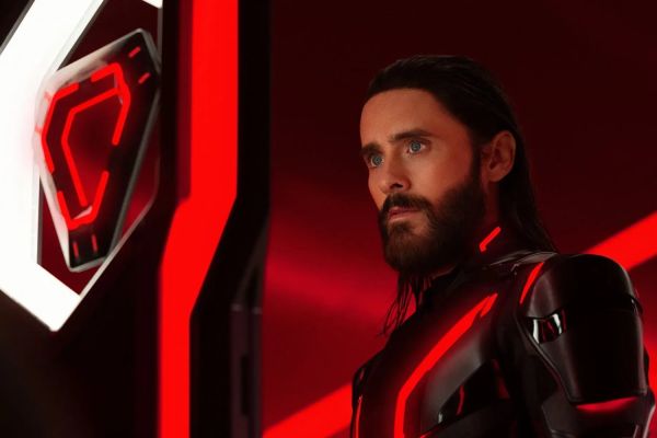 Новые фильмы, которые уже можно посмотреть онлайн