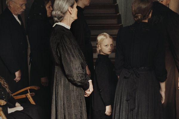 Рецензия на фильм «Звук падения»: жизнь маленьких женщин в большом XX веке 