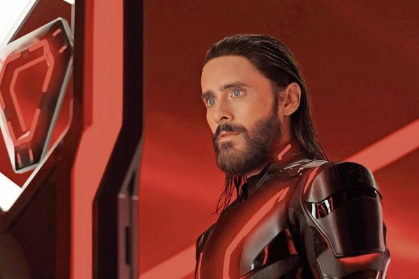 Как удалить Интернет: рецензия на фильм «Трон: Арес» с Джаредом Лето