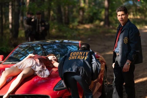 Рецензия на мини-сериал «Его и ее»: Тесса Томпсон расследует убийство в маленьком городе