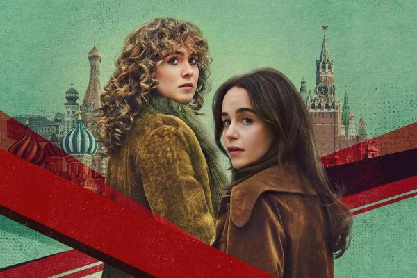 Рецензия на сериал «Пони»: Эмилия Кларк и Хейли Лу Ричардсон на опасной миссии в Москве