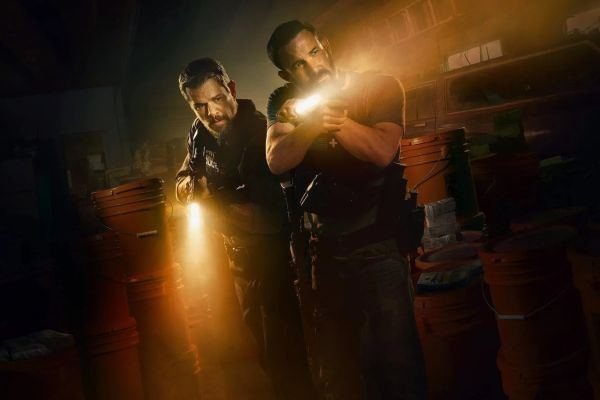 Рецензия на фильм «Лакомый кусок»: Мэтт Дэймон и Бен Аффлек в суровом экшен-триллере