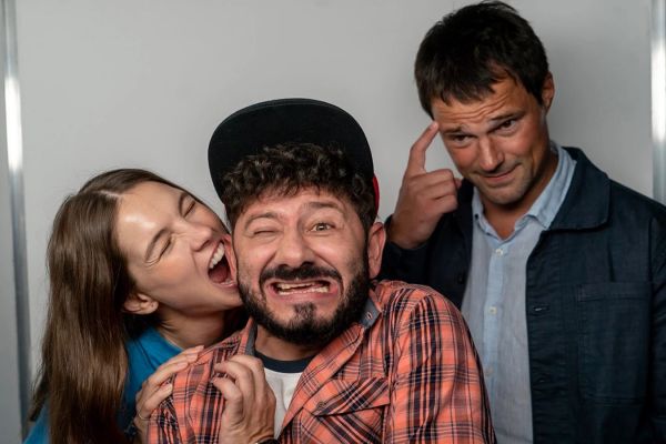 Рецензия на фильм «Уволить Жору»: (не)триумфальное возвращение Данилы Козловского в кино