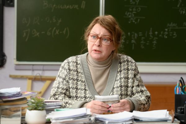 Обзор пилота сериала «Олдскул»: Мария Аронова вызывает хулиганов к доске