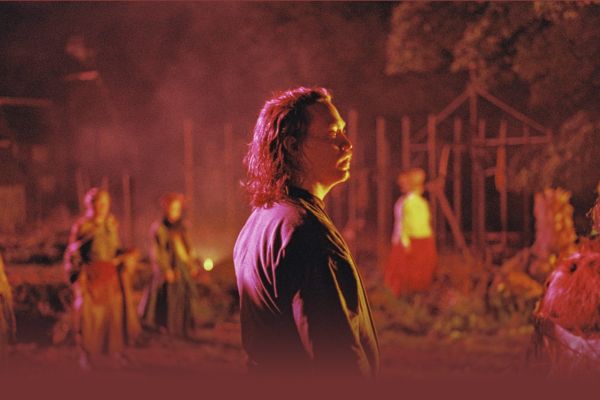 Исчезнувший рай: рецензия на фильм «Жатва» с Калебом Лэндри Джонсом