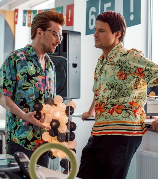 Надвое Надвое