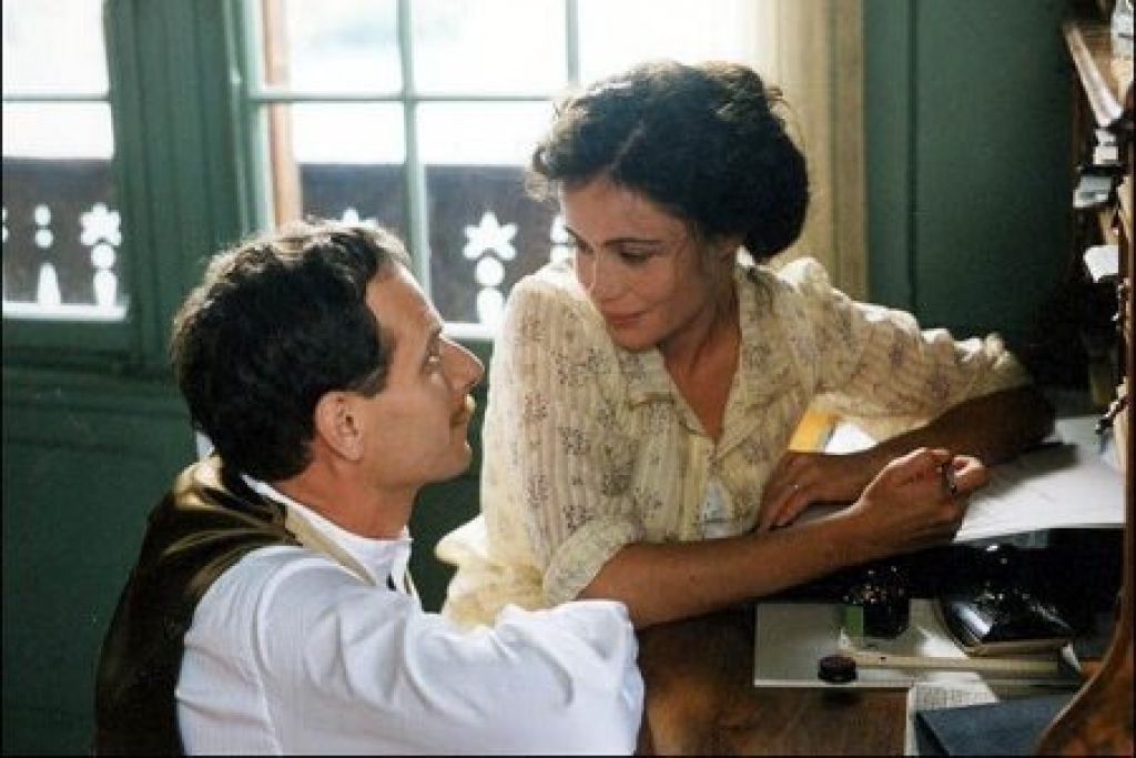 Менің енем интернет арқылы жыныстық қатынасқа түсуді қалайды.