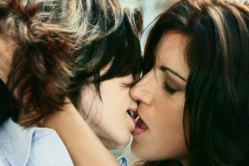 Anonymous Lesbian Chat Room