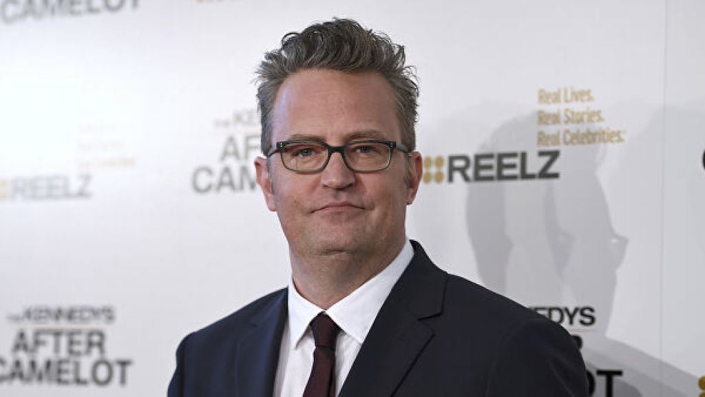 Звезда сериала «Друзья» Мэтью Перри объявил о помолвке с Молли Гурвиц