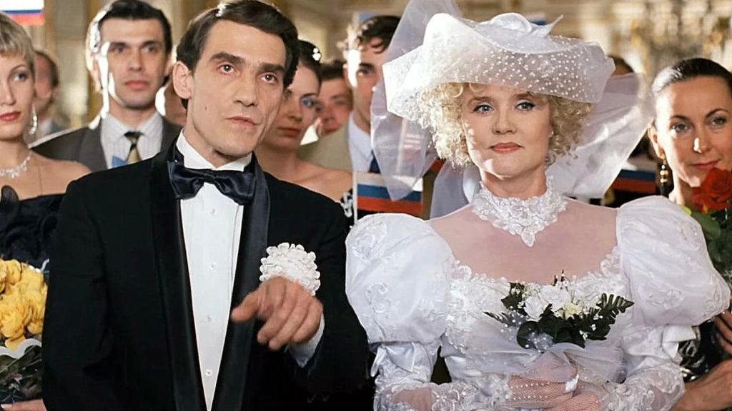 «Недооценённый шедевр»: Юрий Дудь снял выпуск про комедию «Ширли-Мырли»