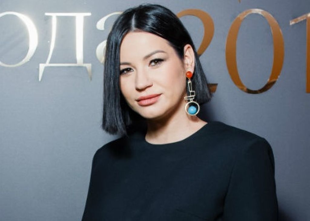 «Стыдно показывать себя в худшем виде» — Ида Галич поделилась результатами похудения после родов