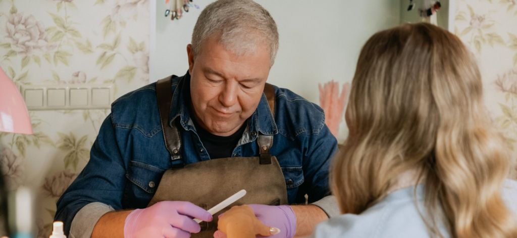 &laquo;Мистер Ноготь&raquo; с Александром Робаком обзавёлся датой релиза