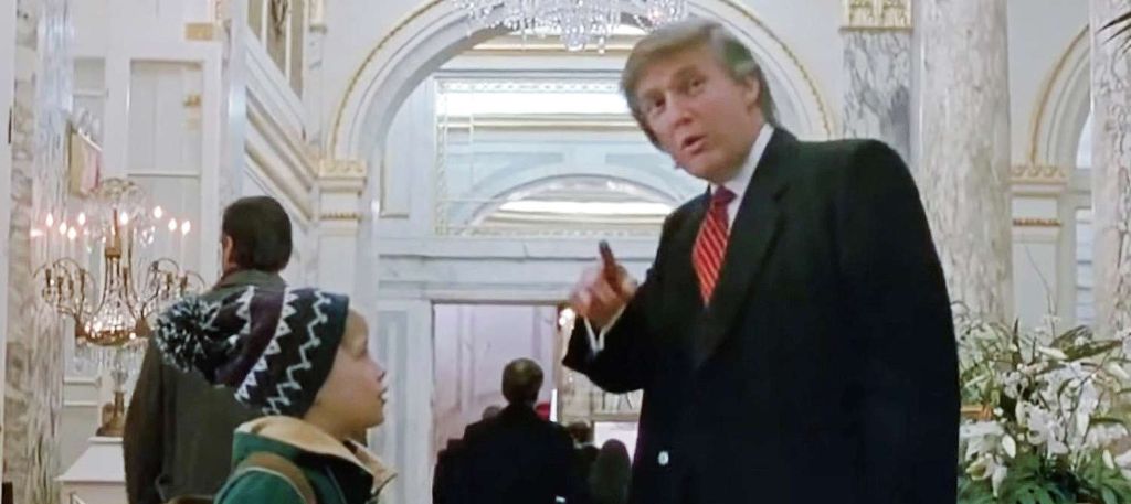 Режиссёр «Один дома 2» назвал «проклятым» камео в фильме Дональда Трампа