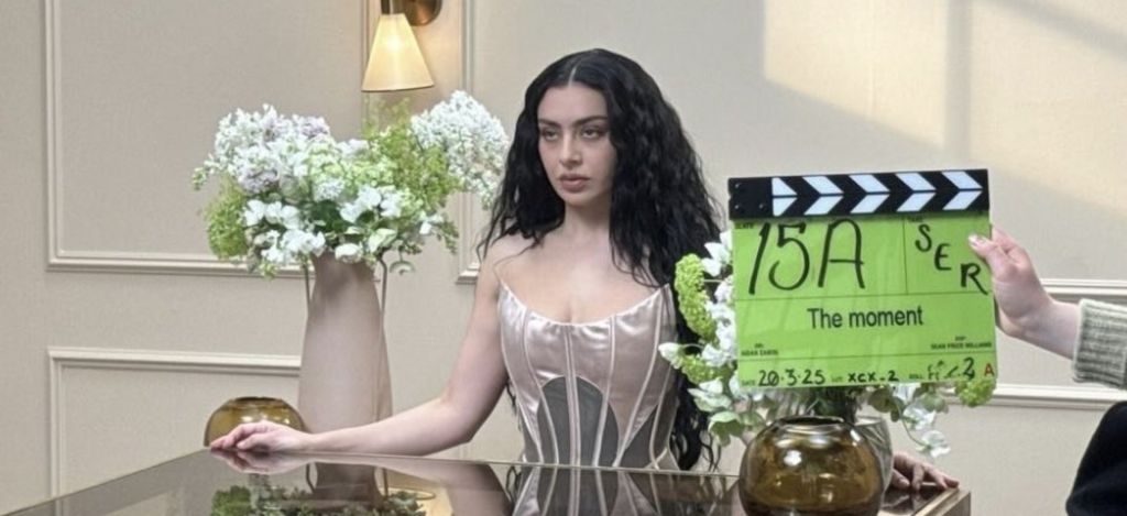 Стал доступен тизер фильма «Момент» с Charli xcx