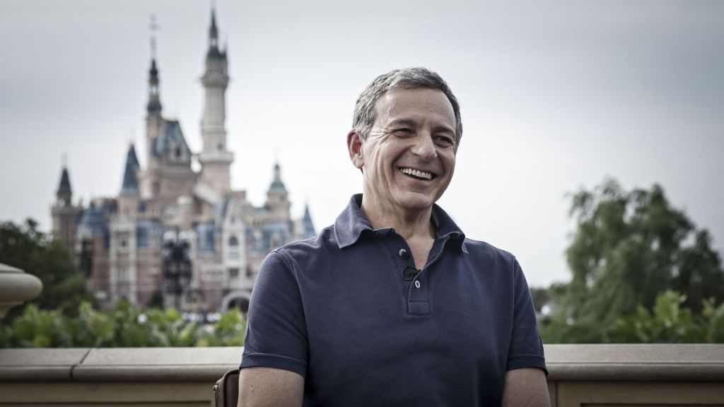 Бывший глава Disney Боб Айгер пожертвовал зарплатой ради будущего студии