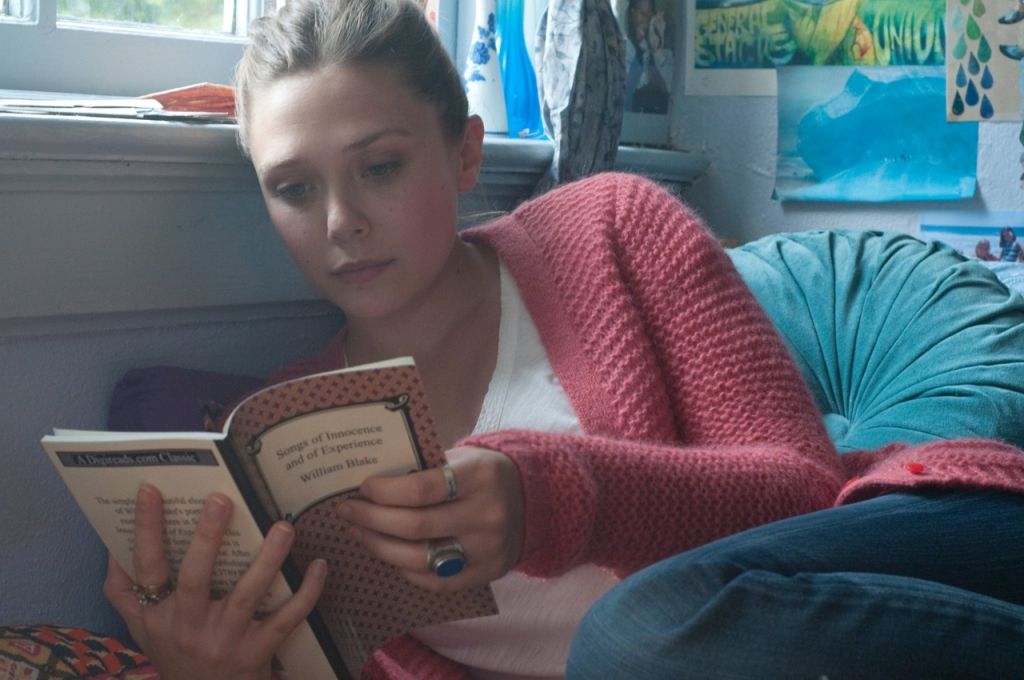 Элизабет Олсен выпустила детскую книгу про кошку-детектива