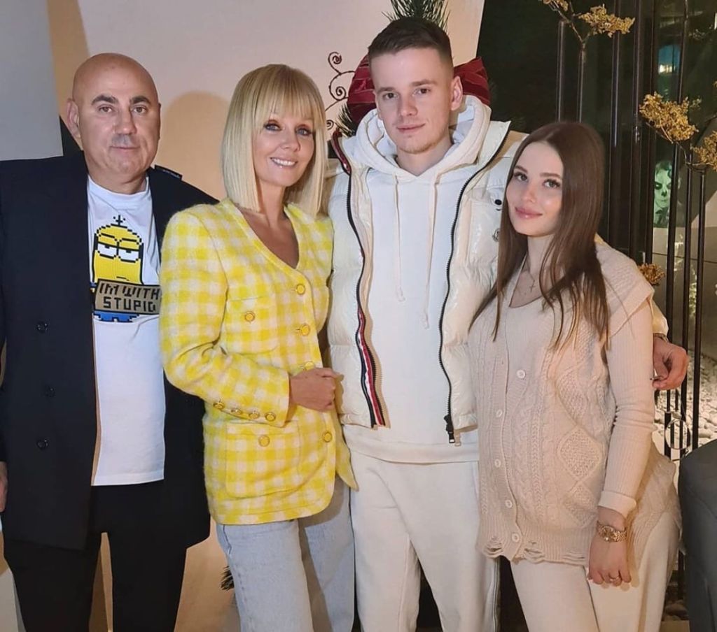 Певица Валерия впервые стала бабушкой в новогоднюю ночь