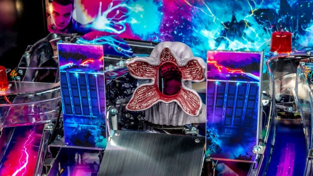 Netflix и Stern Pinball выпустят игровые автоматы в духе «Очень странных дел»