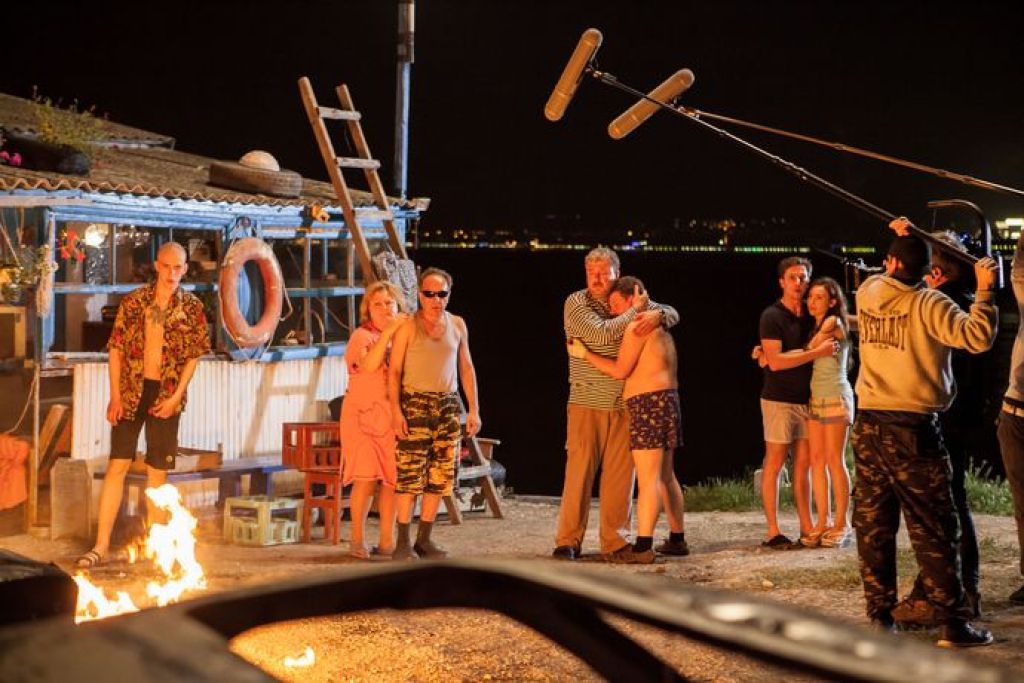 Тестя хоронили, два баяна порвали