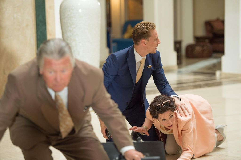 Ночной администратор S01 E01