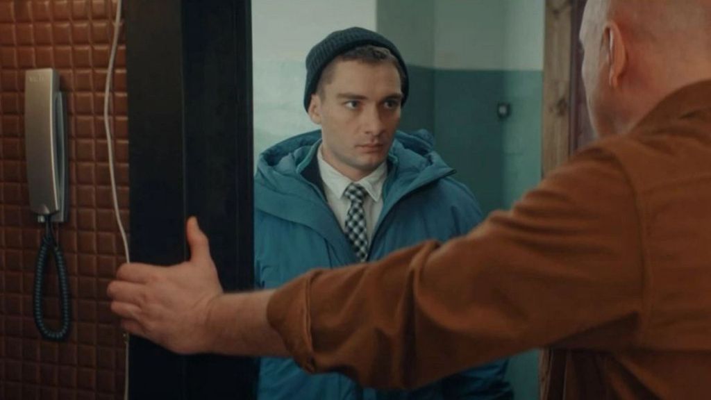 Праздники S1 E8