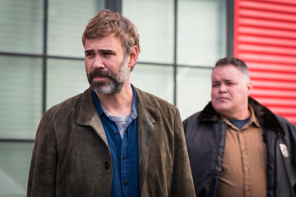 Убийство в маленьком городке S01 E01