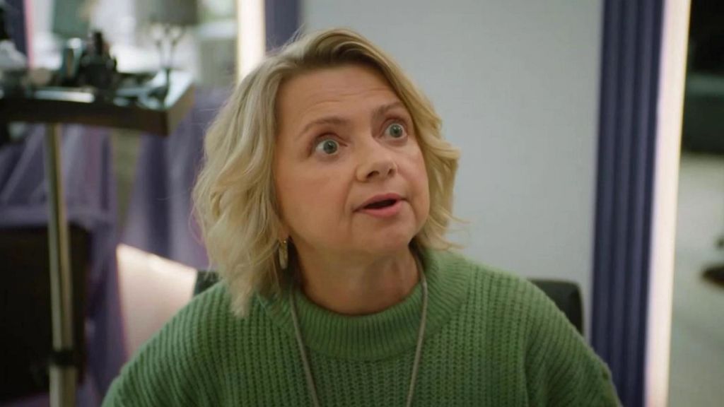 Первокурсницы S02 E09